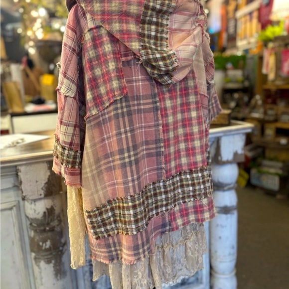 Oli & Hali Pink Plaid Hoodie Distressed Boho NWT - Picture 3 of 3